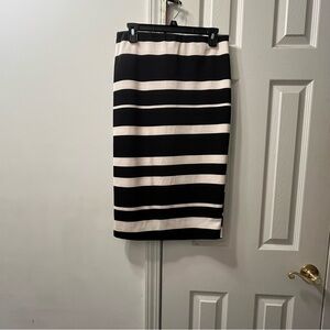 Sans Souci elastic waist black and white striped skirt size L